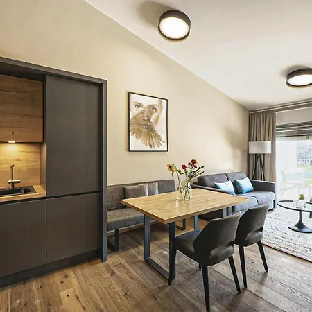 Apartment Apartment *
